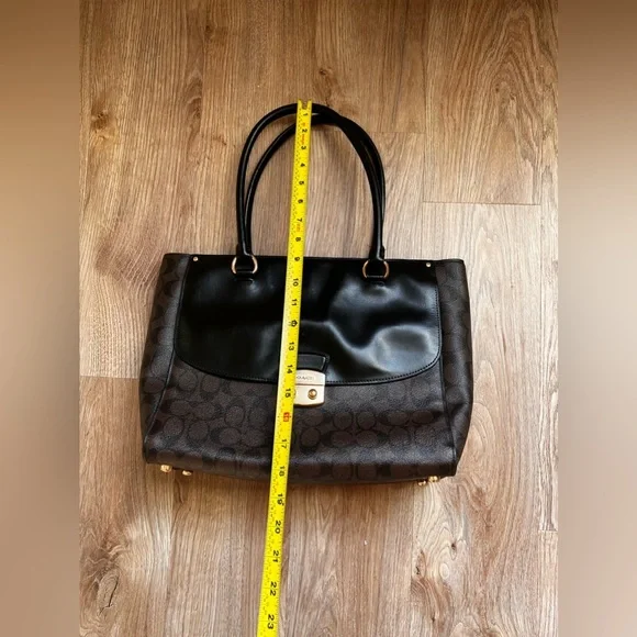 Coach Avary Tote In Signature Canvas Handbag - Picture 14 of 15